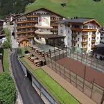 Alpenhof جيرلوس