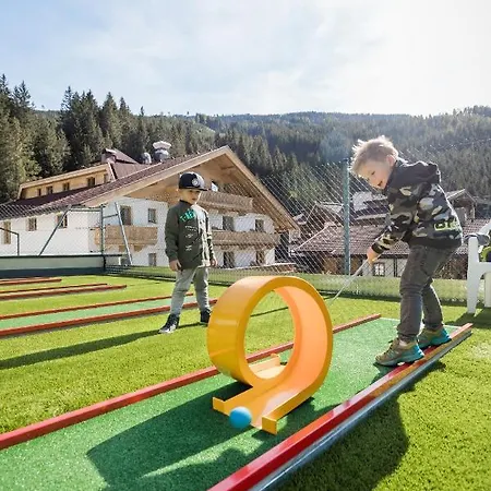 Alpenhof ホテル 4*
