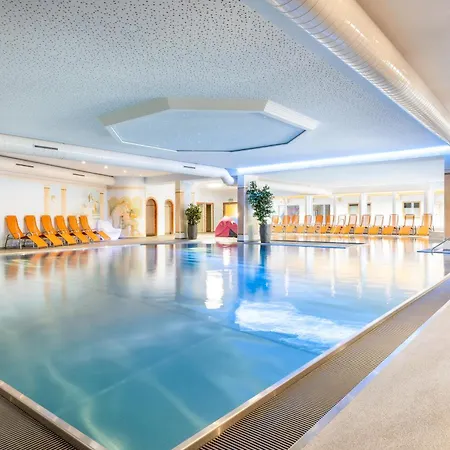 Alpenhof Hotel 4*