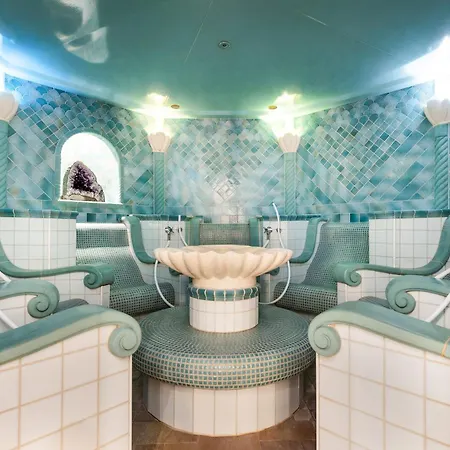 Hotel Alpenhof 4*