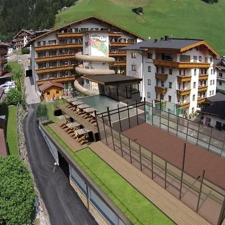 Alpenhof جيرلوس