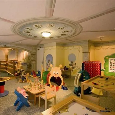Alpenhof 4* جيرلوس